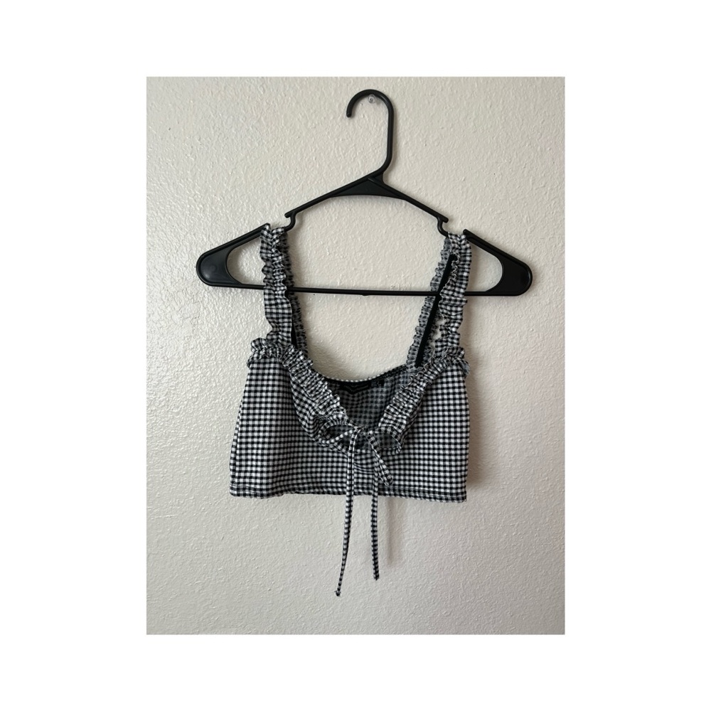Cute gingham crop top from pretty little thing